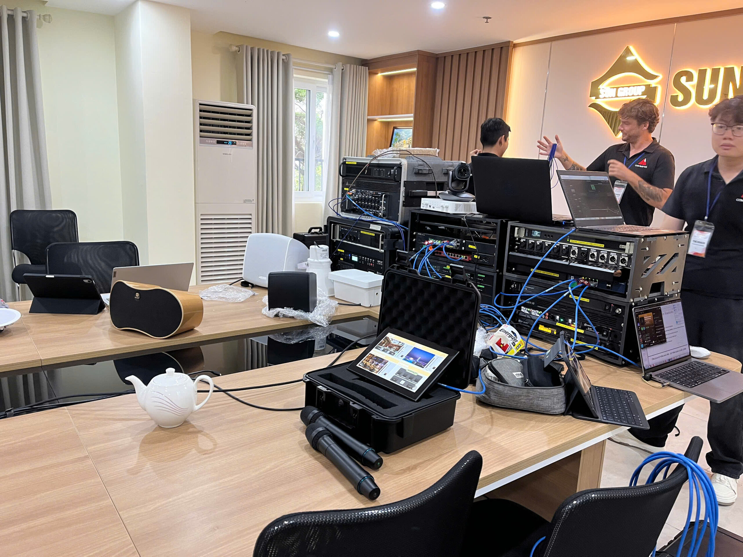 A Liza dealer showcased a wireless meeting room system in Phu Quoc — 4